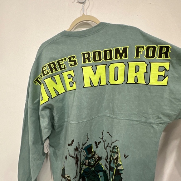 Disney HAUNTED MANSION Spirit Jersey Adult M Constance Hatbox Ghost Glow NEW - Picture 2 of 14